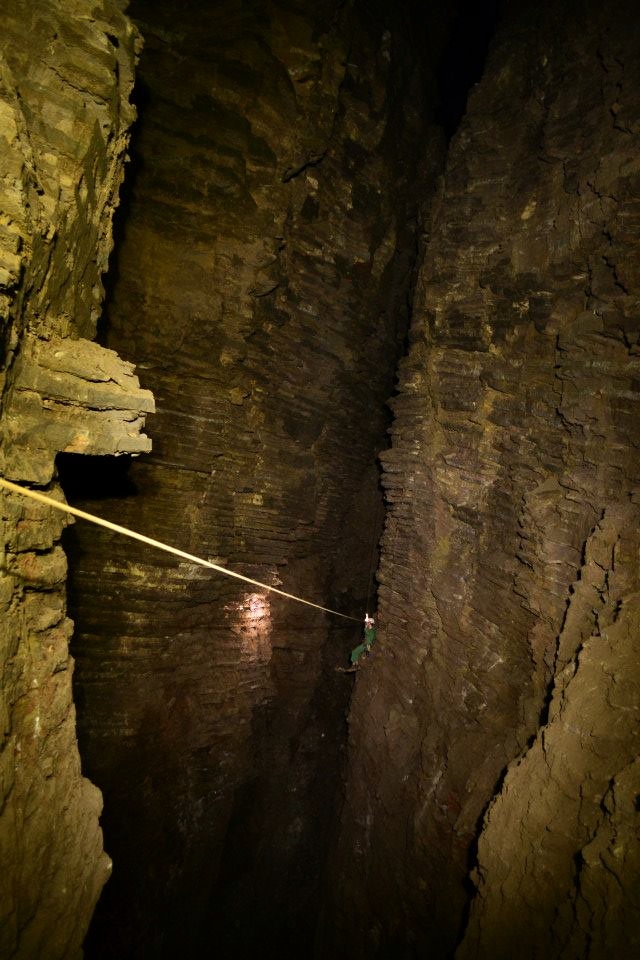 Jachtfontein sinkhole cave.jpg